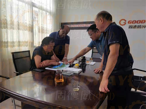 方城縣政協(xié)領(lǐng)導(dǎo)到固德威公司開展“萬人助萬企”調(diào)研活動 方城縣政協(xié)領(lǐng)導(dǎo)到固德威公司開展“萬人助萬企”調(diào)研活動